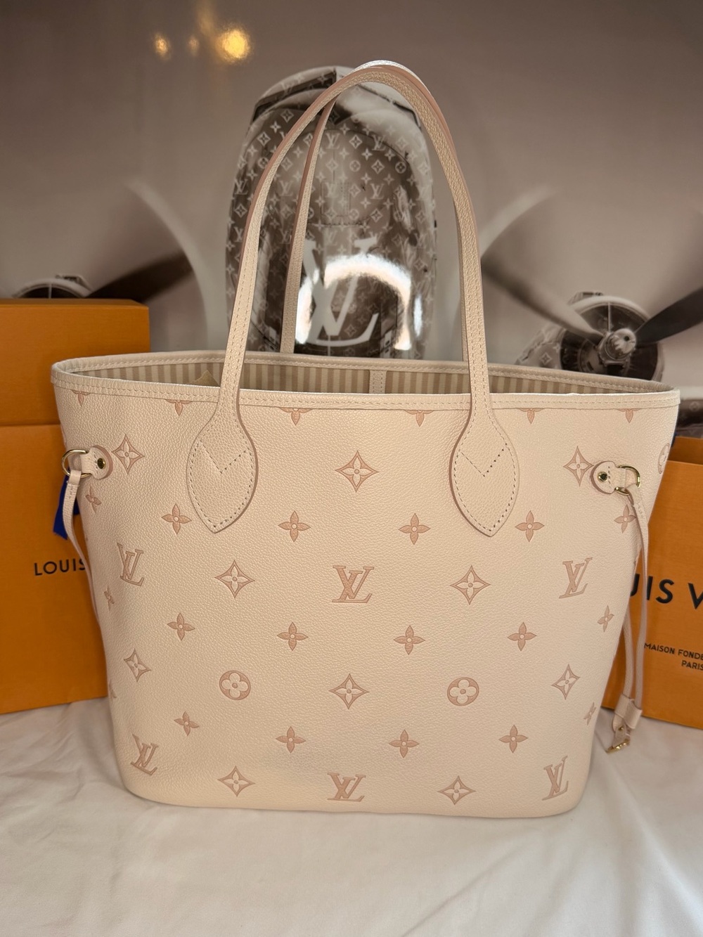 Authentic Louis Vuitton Neverfull Eden MM